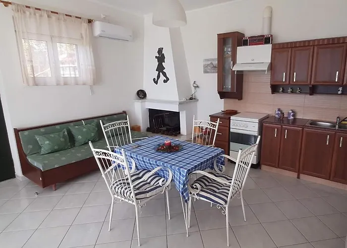 Oyrania -Μαυροβούνι Γυθείου- Σπίτι Με Θέα *